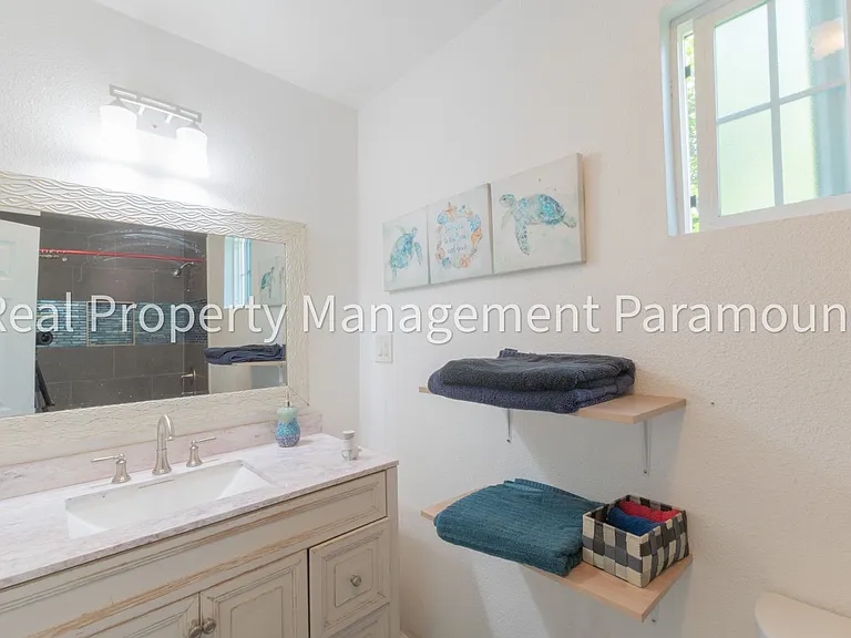 1362 E 61st Street — Photo 14