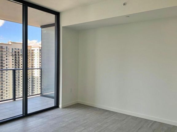 2nd image of 825 Brickell Bay Dr #1740