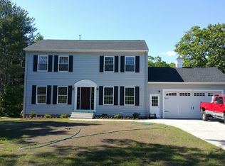 55 Pierce Rd, Saunderstown, RI 02874
