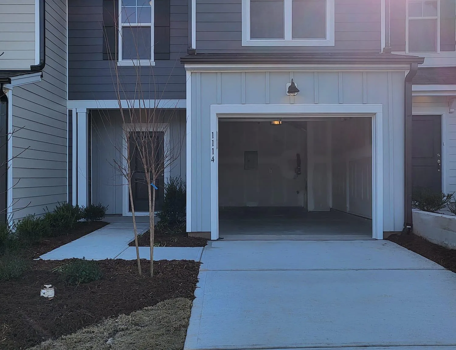 3 bed, 2.5 bath, 1470 sqft, $1,931 — Photo 3