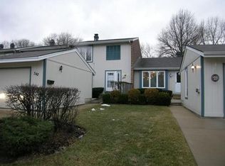342 Colony Green Dr, Bloomingdale, IL 60108