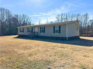 1122 Daniel Rd, Mocksville, NC 27028