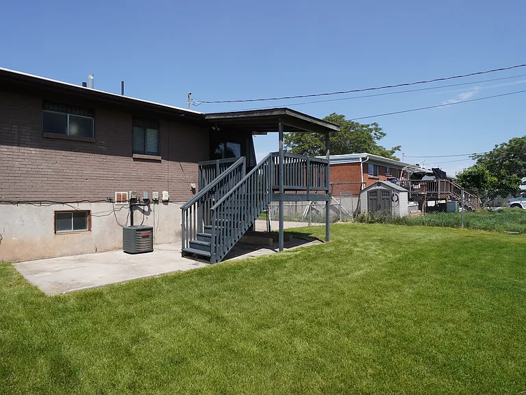 2448 N 720 W — Photo 28