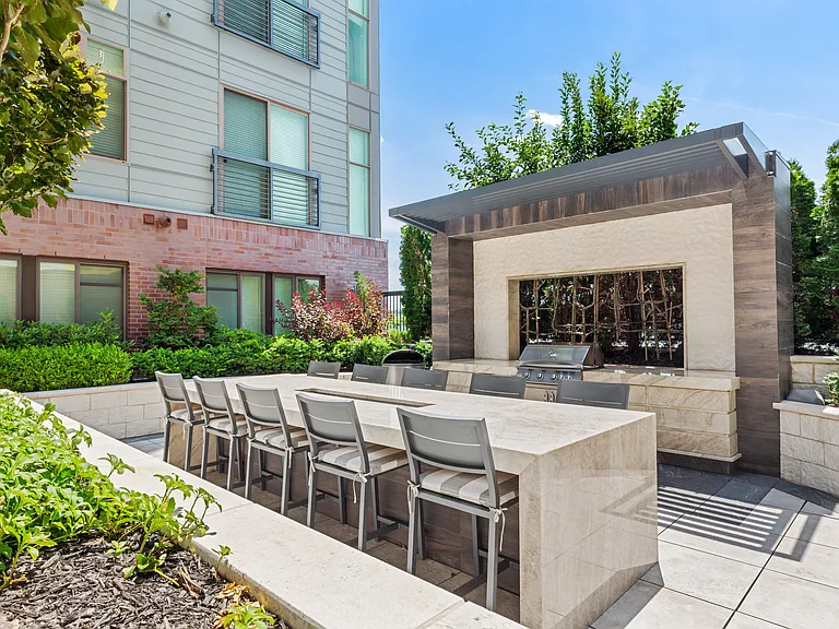 Luxe at Alewife — Photo 6
