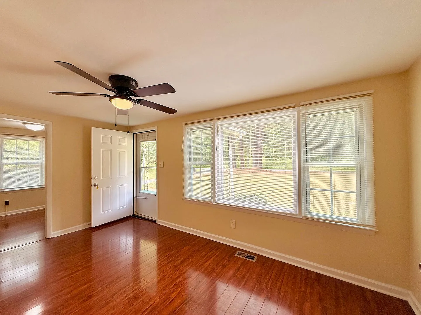 Quiet & Peaceful Rancher For Rent! — Photo 4