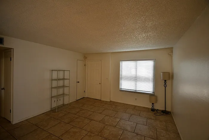 630 W Inglewood St — Photo 4
