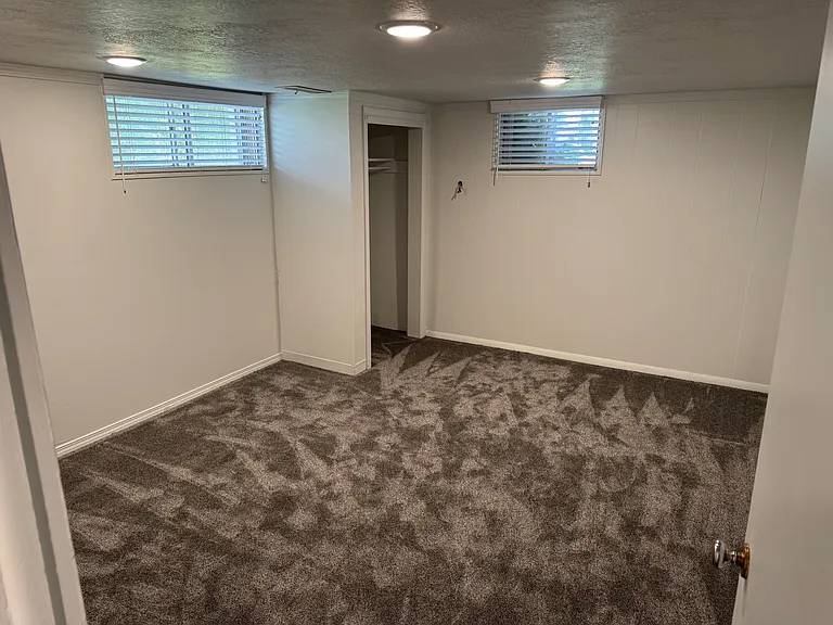 285 W 920 S #B — Photo 9