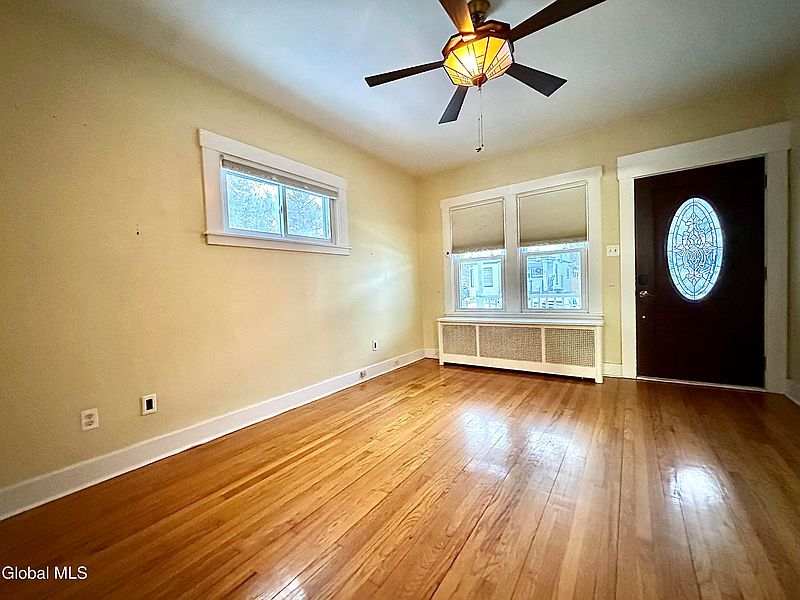 5th image of 36 Garfield Avenue