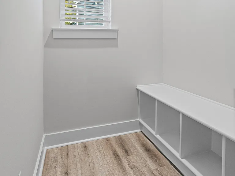 112 Rose Ct — Photo 12