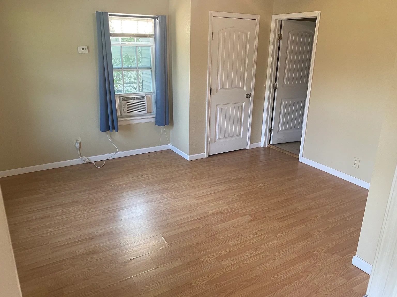 205 E Washington St — Photo 4