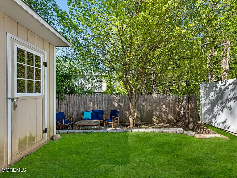 105 Wayside Dr — Photo 28
