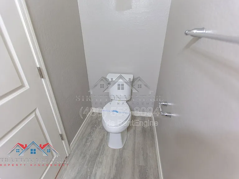 11689 N 166th Dr — Photo 13