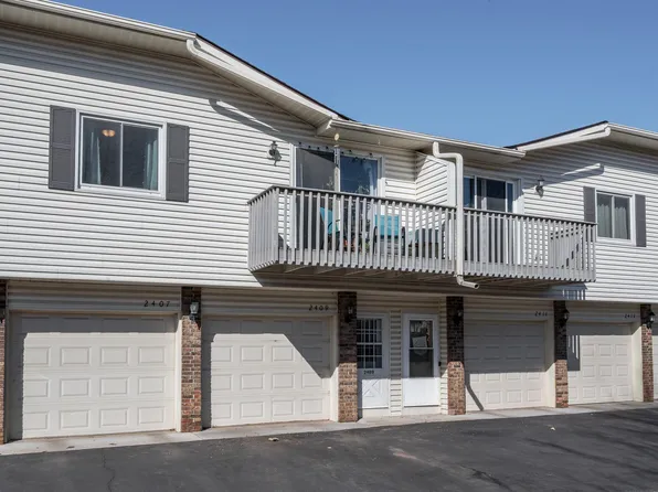 2409 Grenadier Ave N, Oakdale, MN 55128