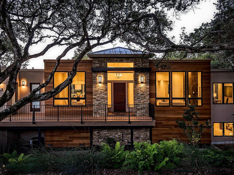 1st image of 118 Los Montes Dr