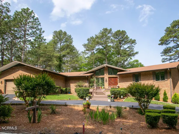251 Devonshire Avenue W, West End, NC 27376