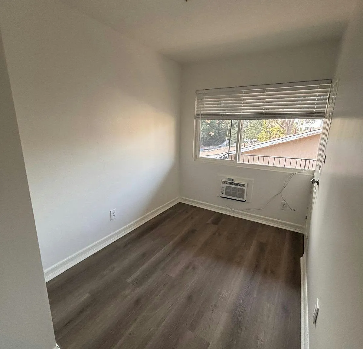 12738 Oak Street, Unit 6 — Photo 4