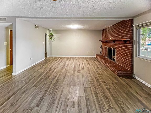 5th image of 905 Valverde St