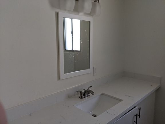 5th image of 123 Mira Mar Ave #8