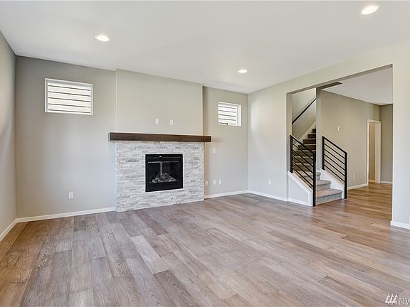 Great Room - photos of another Plan 2581 in community. Colors will vary