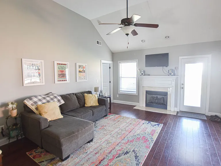 716 Elm St — Photo 3