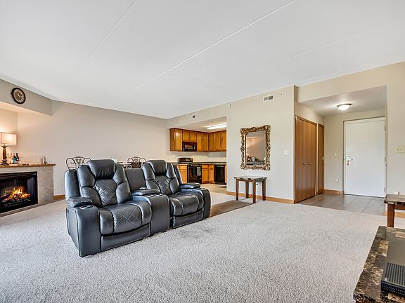 4th image of 7050 183rd St Unit 311