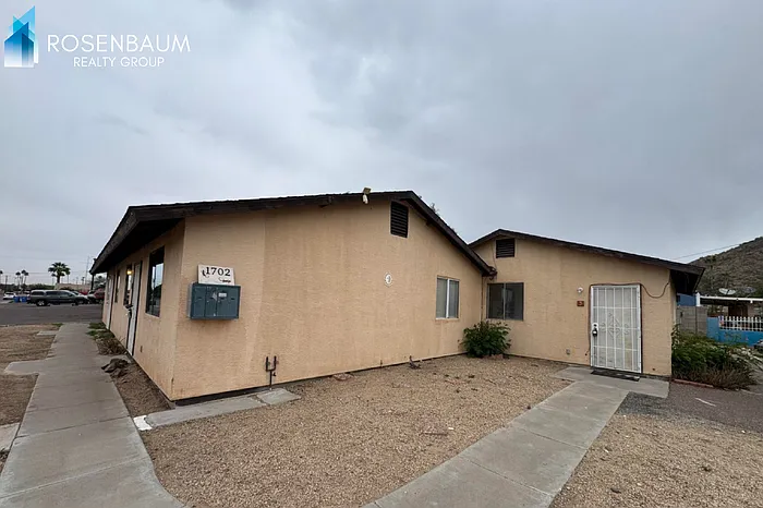 1702 W Shangri La Rd #1 — Photo 3