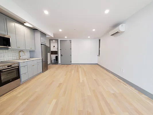 Rented by Sunshine Management Group, LLC | media 9