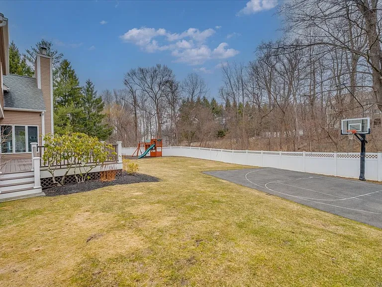 745 Iris Ct — Photo 36