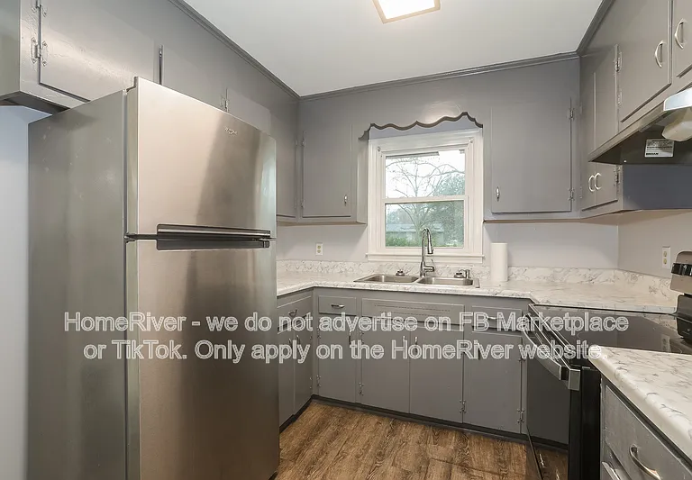 309 E Meadow Dr — Photo 6