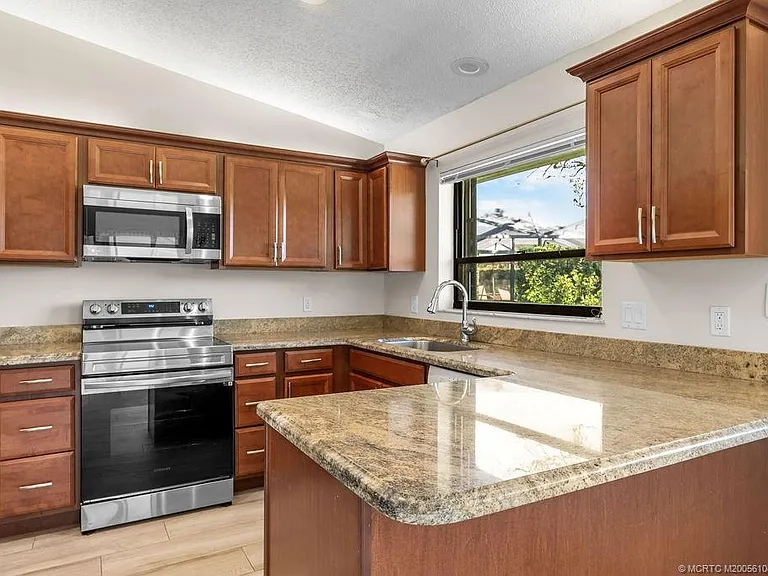 2386 SW Creekside Dr — Photo 27