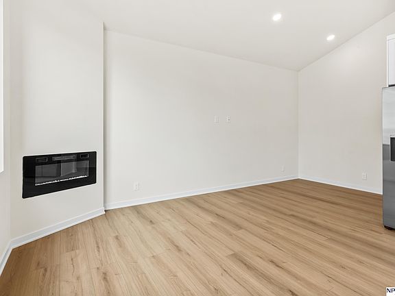 5th image of 10270 Riverside Ln #145