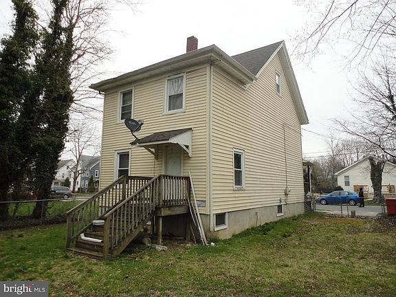 3rd image of 46 Ellis St
