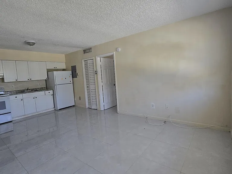 1290 NE 142nd St #2 — Photo 1