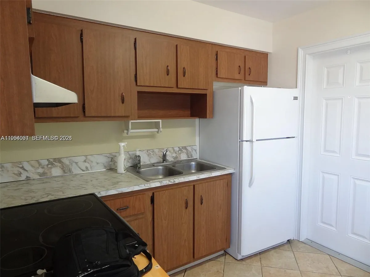Building Photo - 2212 Johnson St #2212