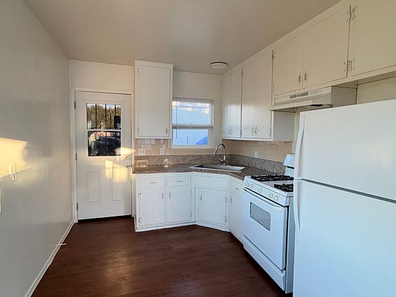4th image of 33815 Nebraska St
