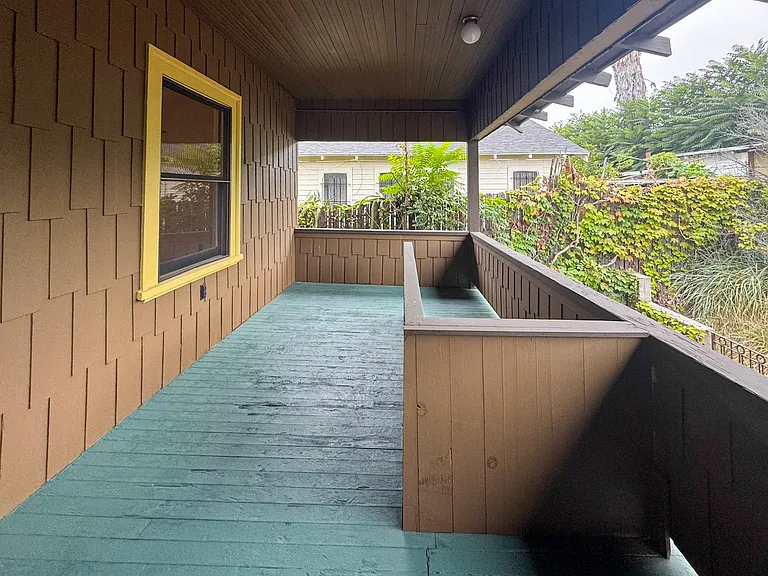 1123 Marion Ave — Photo 31