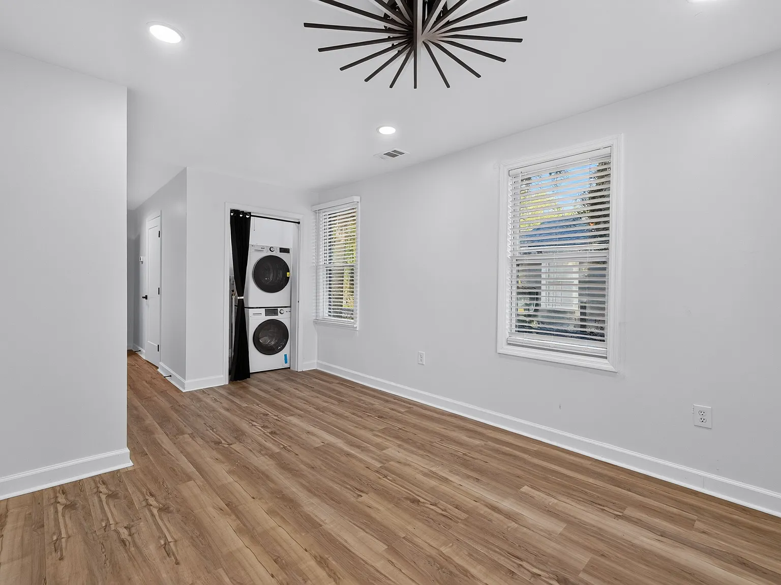 2 bed, 900 sqft, $1,650 — Photo 3