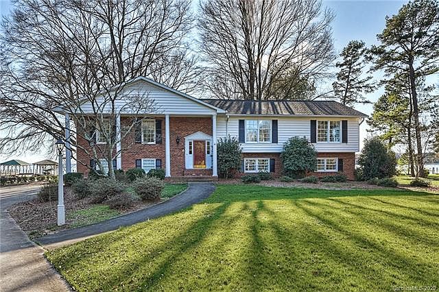 1st image of 111 Sunset Ln