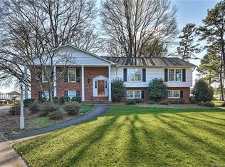111 Sunset Ln, Mooresville, NC 28117