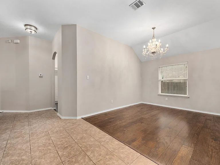 799 Clear Springs Holw — Photo 7