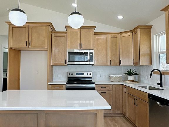 4th image of 10606 W Graber Cir