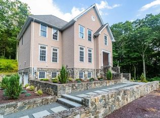 5 Gretchen Ln, Bethel, CT 06801