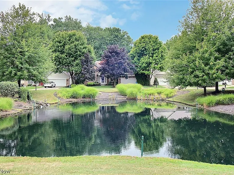 4 bed, 3.5 bath, 4011 sqft, $5,750 — Photo 2
