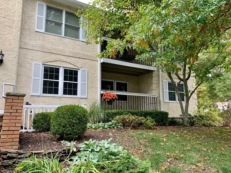 11D Heritage Dr #11D — Photo 11
