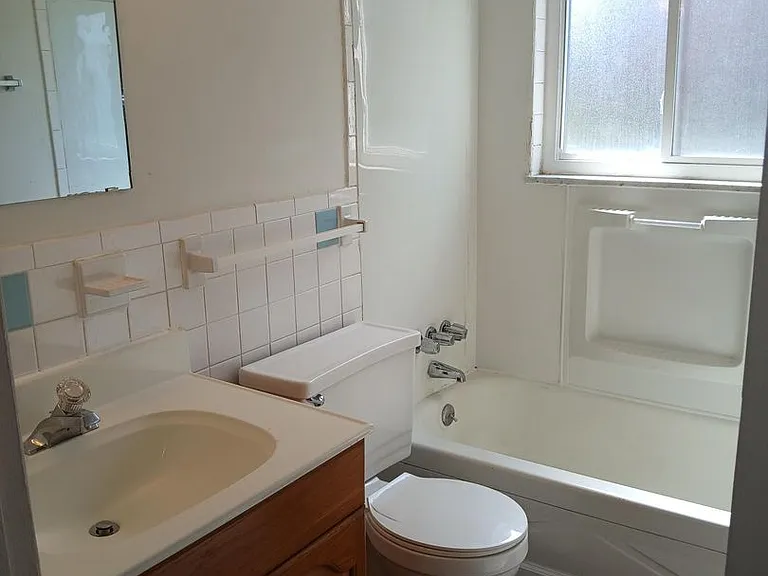 Yorktowne Apartments — Photo 22