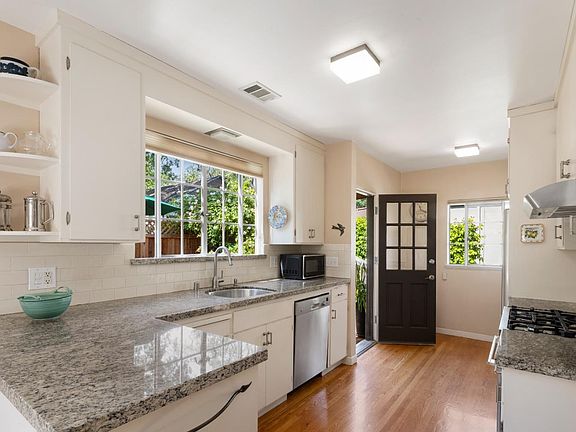 5th image of 2110 Bowdoin St