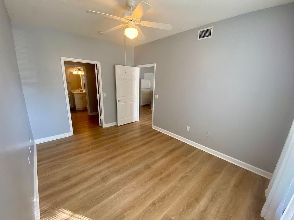 1st image of 15105 Harbour Vista Cir #105