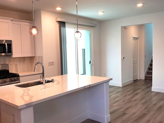 4th image of 2131 Sieber Dr