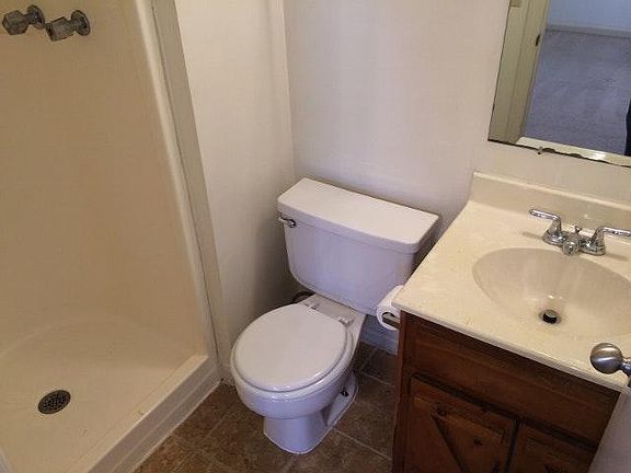 5th image of 340 Creekwood Ct