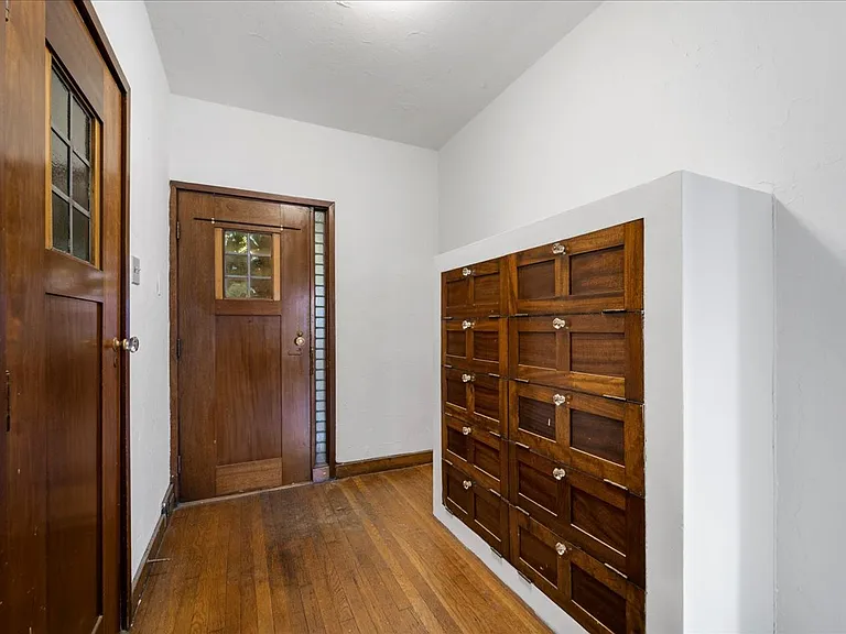 342 S Highland Ave #11B — Photo 2